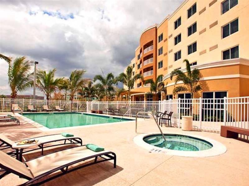 Courtyard By Marriott Miami West/Fl Turnpike Hotel Exterior photo